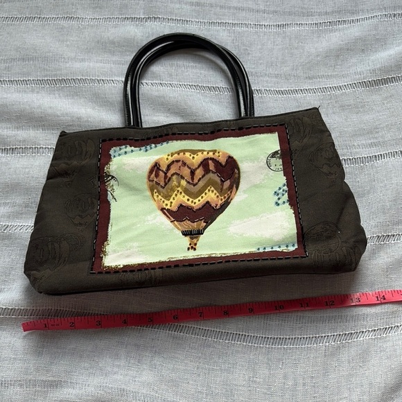 Novelty Brown Handbag with Hot Air Balloon Design - Picture 12 of 13